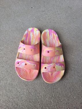 Marbled Pink Peach CROCS Slide Sandals